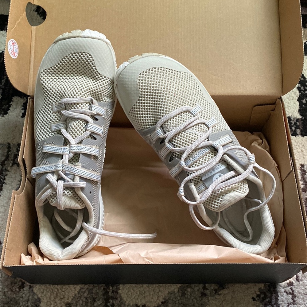 Merrell trail glove Size 6 trail running shoes. White/bone/cream